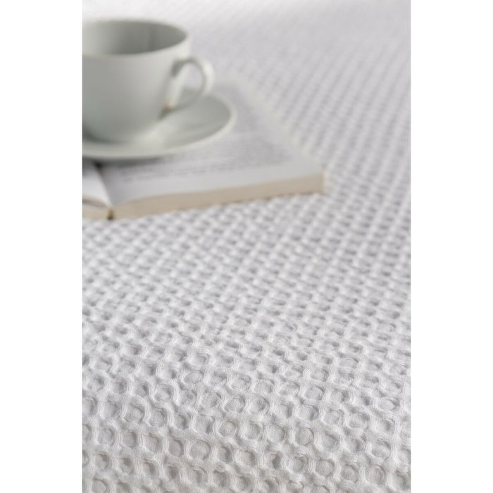 Alexandra House Living Banús White Quilt 235 x 290 cm (3 Pieces)