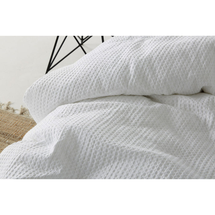 Alexandra House Living Banús White Duvet Cover Set, 180 cm Bed, 3 Pieces