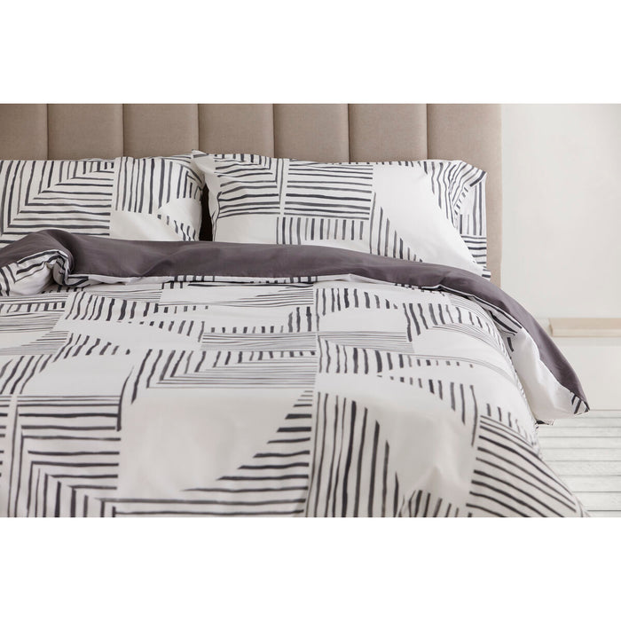 Alexandra House Living Heka Multicolor Duvet Cover Set, 180 cm Bed, 3 Pieces