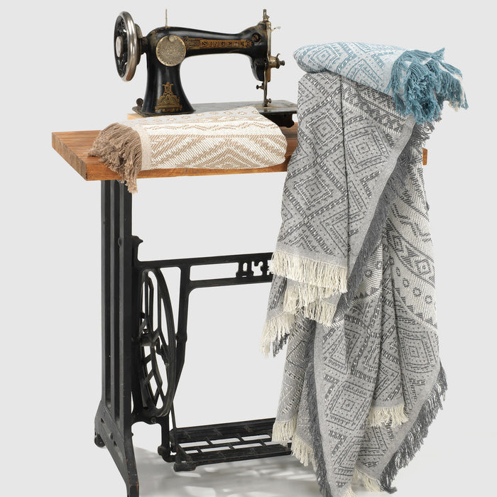 Alexandra House Living Tunez Light Green Blanket 180 x 260 cm